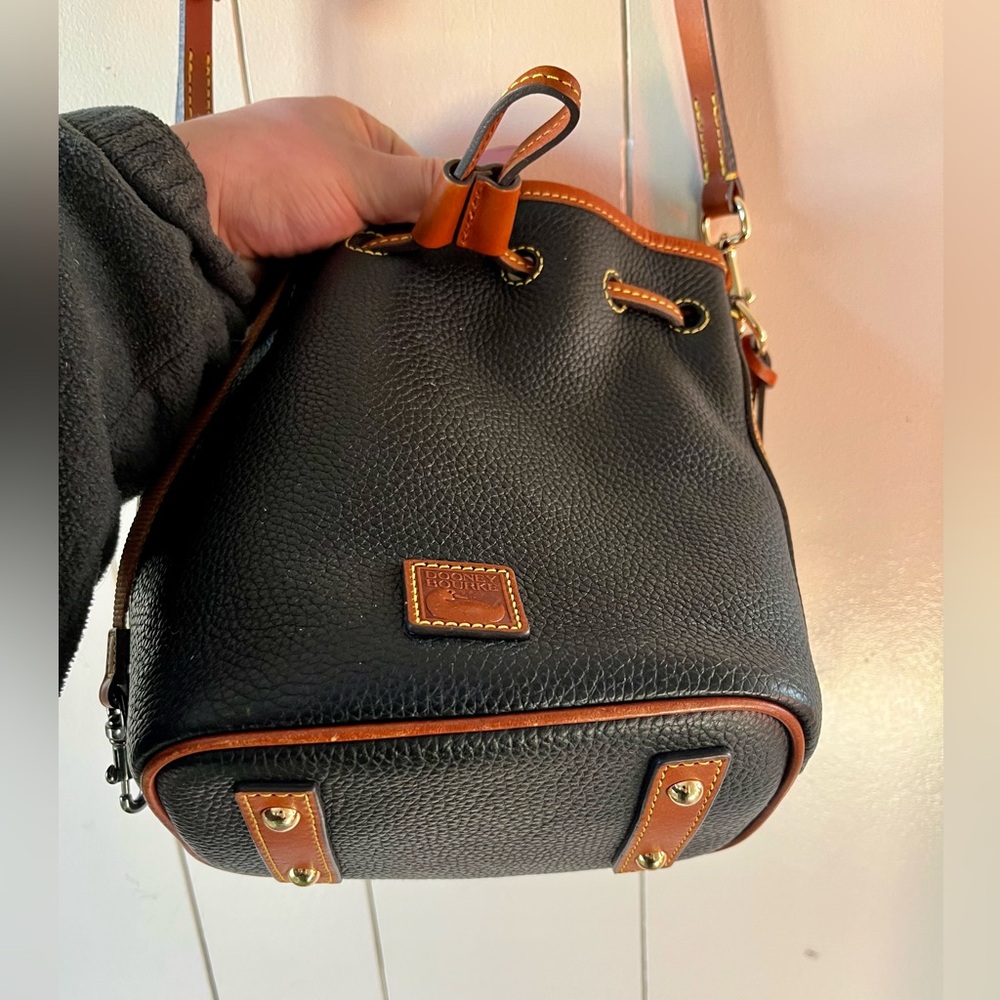 Dooney & Bourke Black and Tan Crossbody Bag - Picture 5 of 10